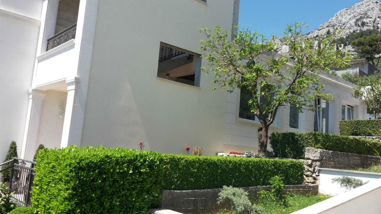 Guest House Fenix Brela Ngoại thất bức ảnh