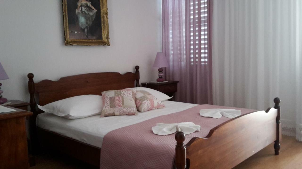 Guest House Fenix Brela Ngoại thất bức ảnh