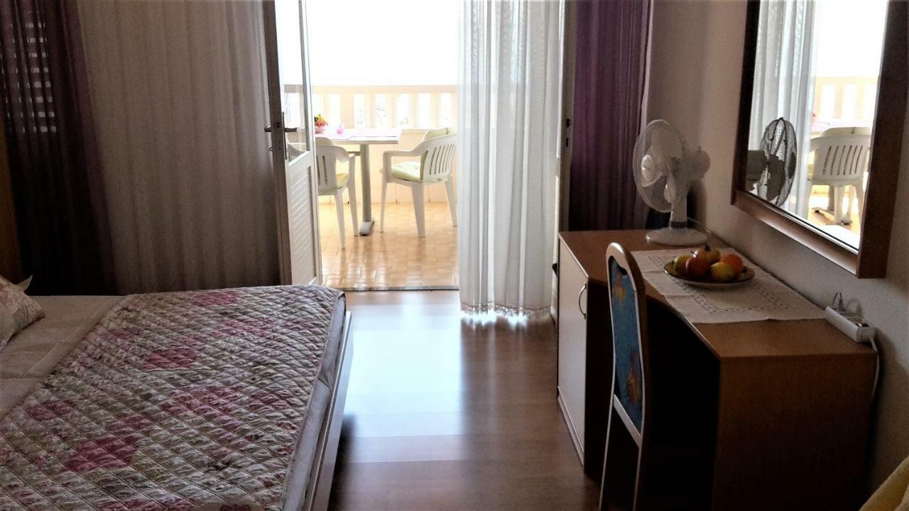 Guest House Fenix Brela Ngoại thất bức ảnh